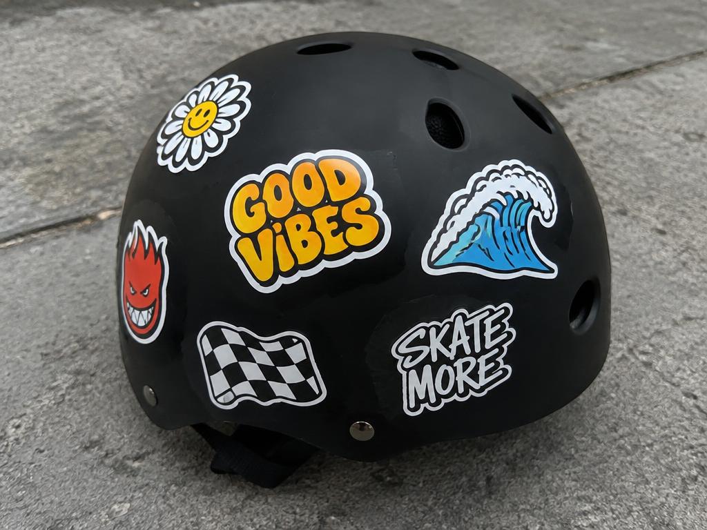 Autocolantes num capacete